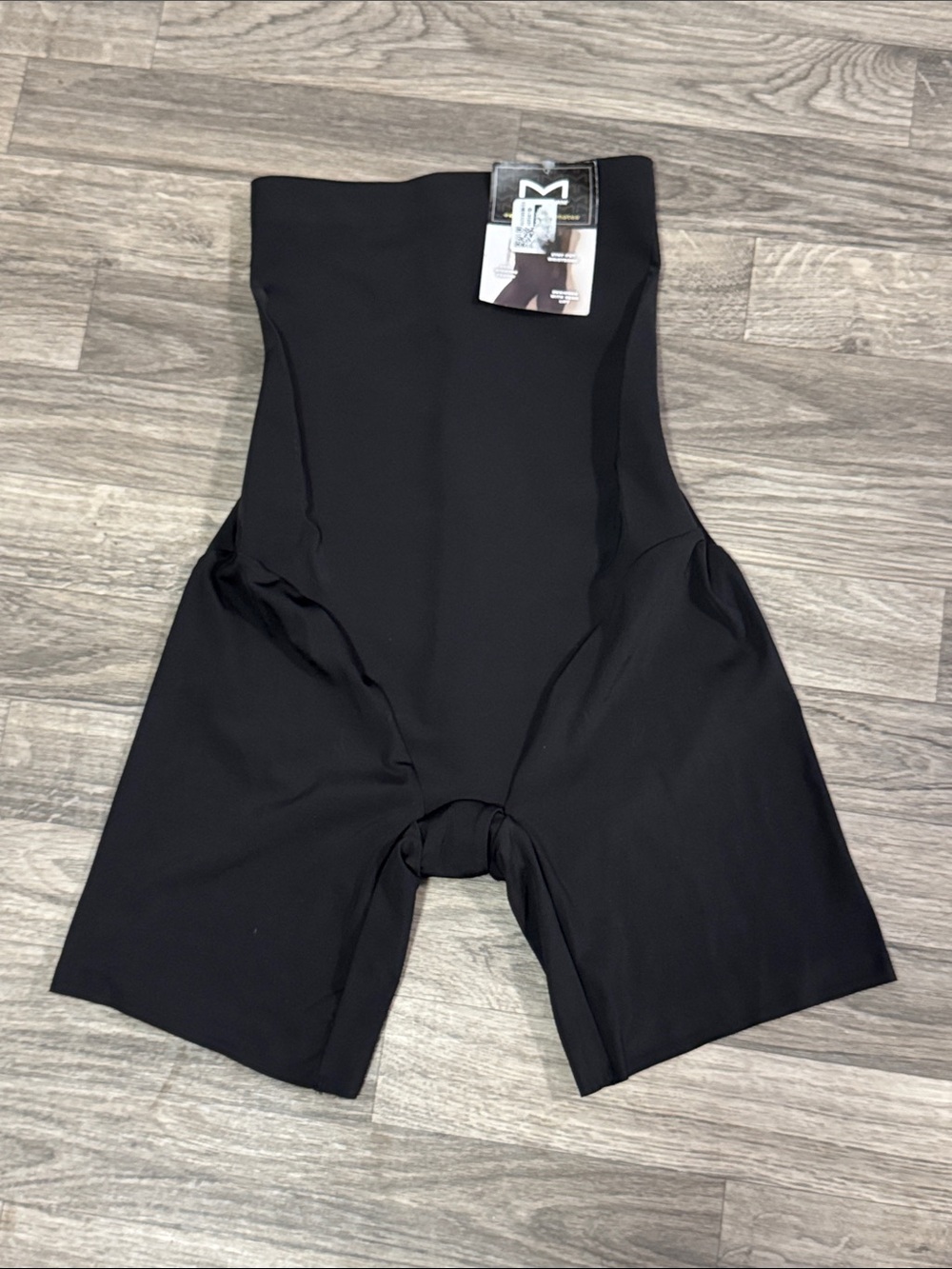 NWT Maidenform shapewear SES095 women’s sz M